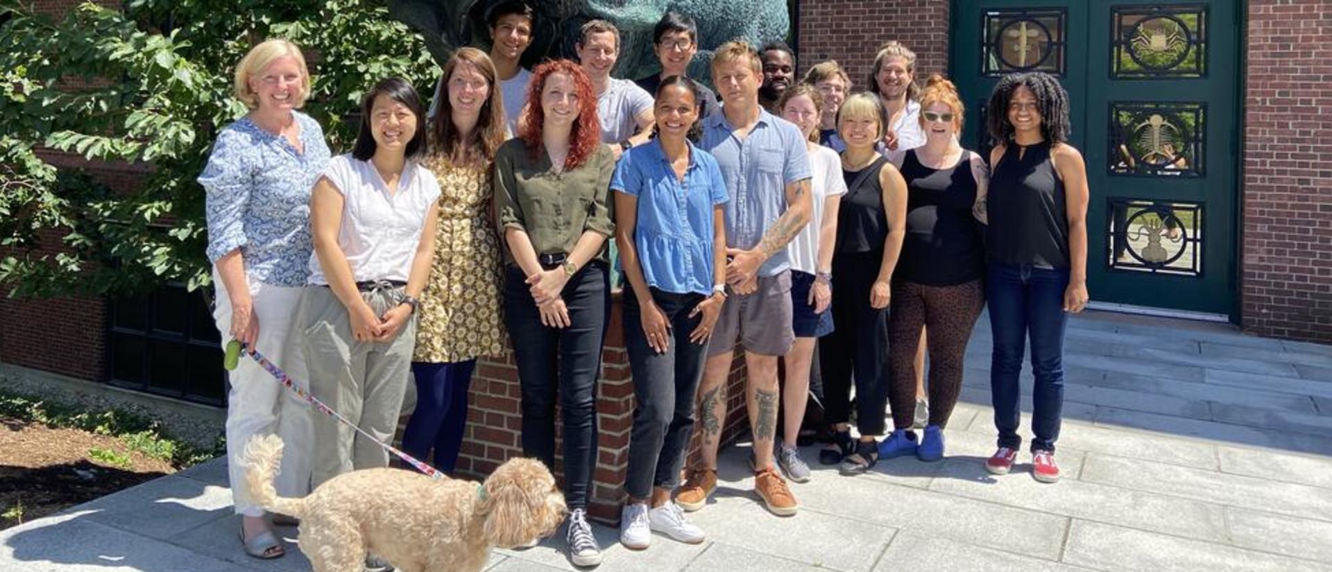 Hoekstra Lab members outfront of BioLabs building